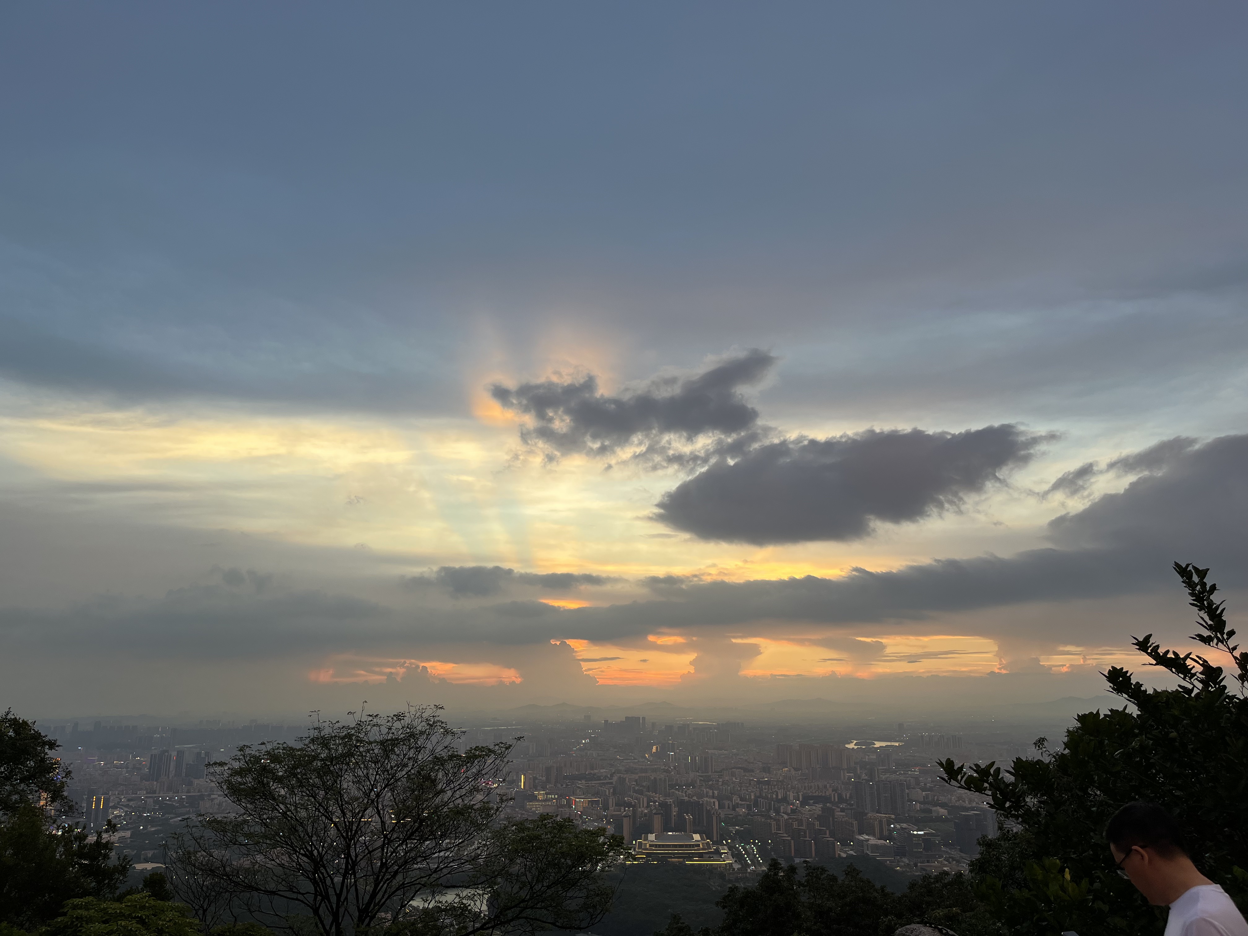 周末的白云山 周末的白云山